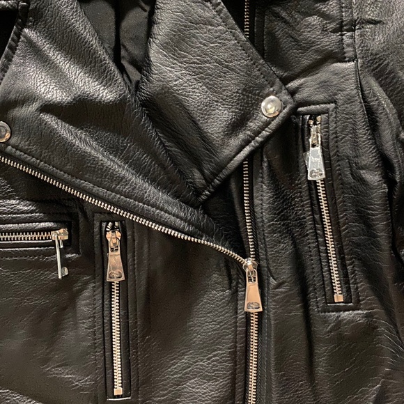NWOT Elizabeth and James Faux Leather Moto Jacket - Picture 6 of 8